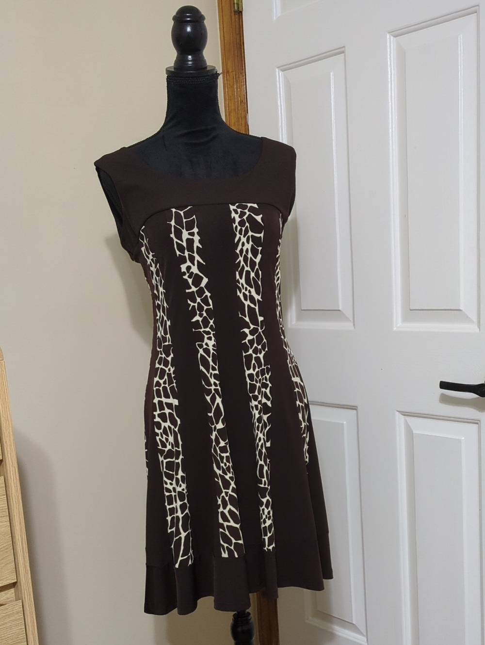 Enfocus Studio Brown and Cream Panelled Cap-Sleeve Midi Dress